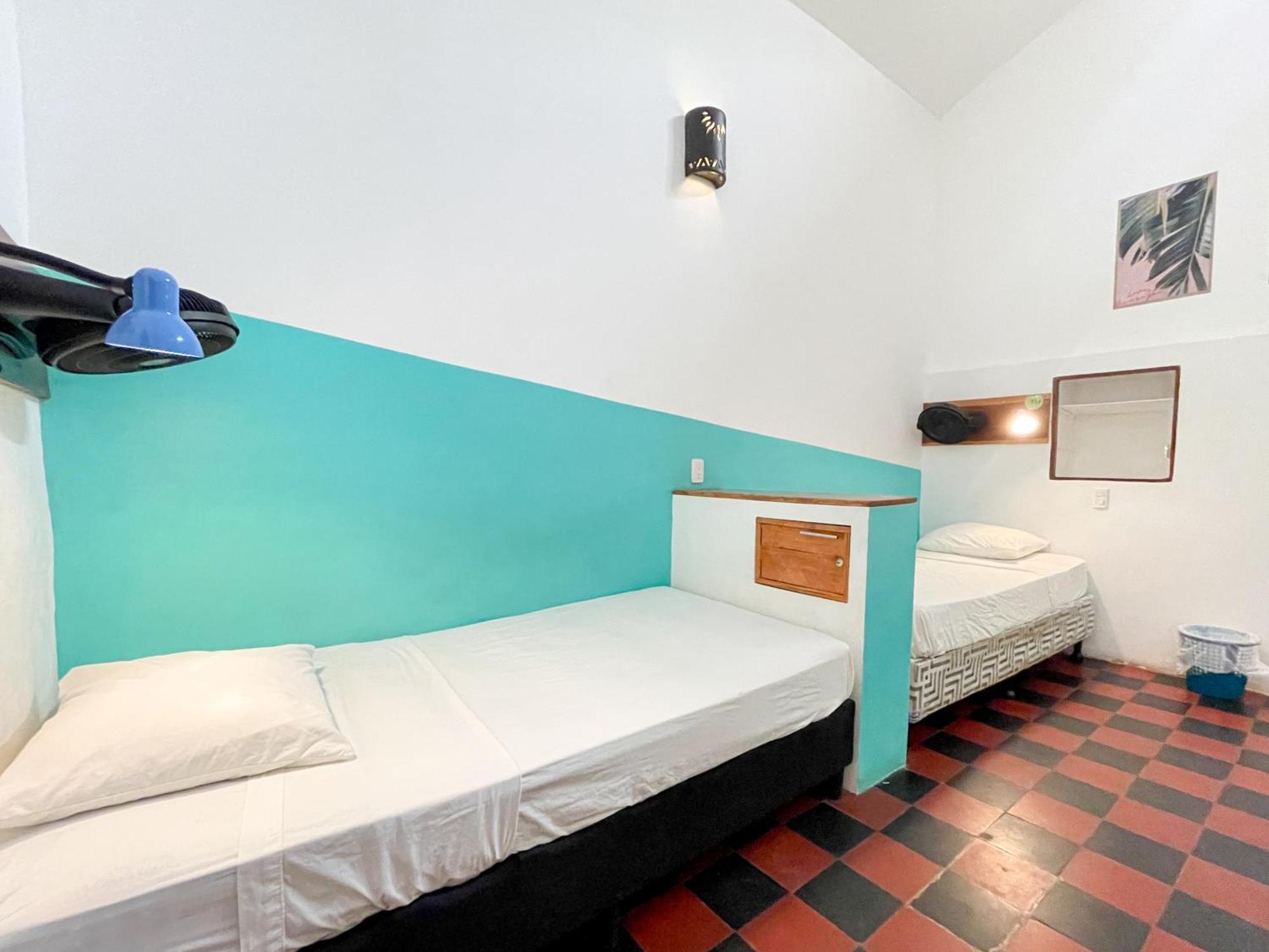 Oasis Hostel Granada Zewnętrze zdjęcie